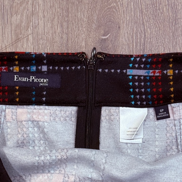 Evan Picone Women's Black and Red Plaid Pencil Skirt Size 6P - Picture 4 of 8